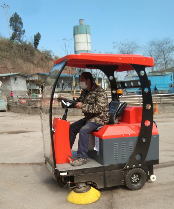 电动驾驶式扫地机 电动驾驶式扫地机